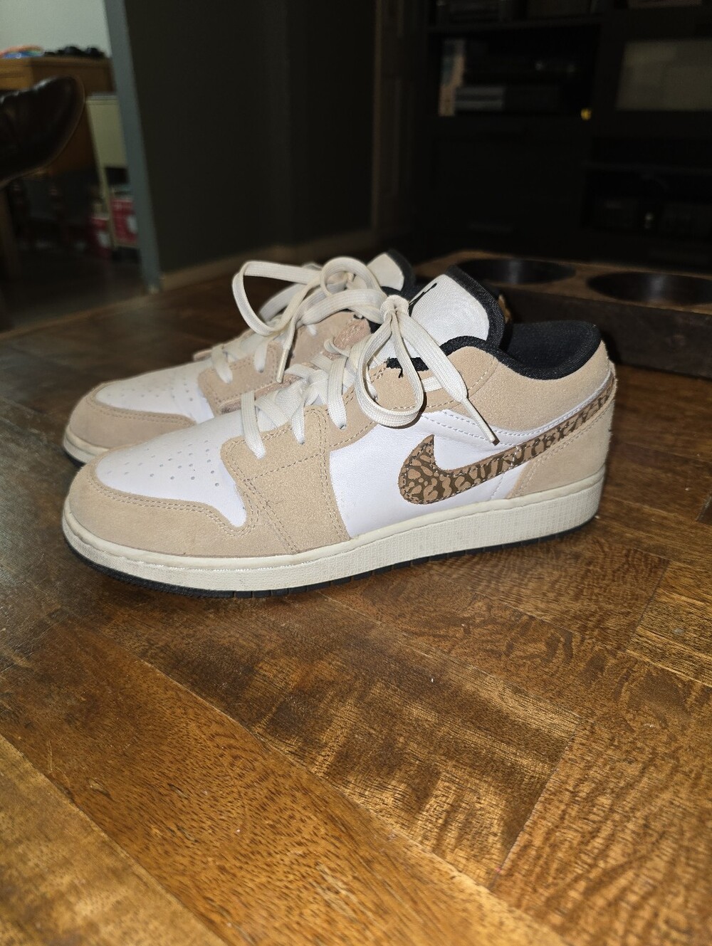 Nike Air Jordan 1 Low SE Brown Elephant - 6.5Y / Womens 8